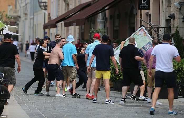 Euro 2016: Απίστευτο ξύλο στη Μασσαλία (photos)
