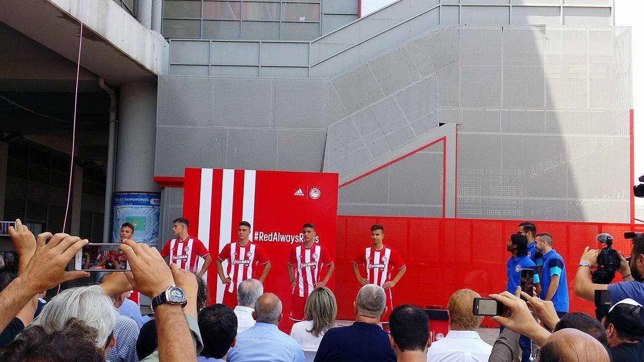 Ολυμπιακός: Αυτή είναι η νέα φανέλα (photos+video)