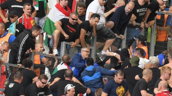 Euro 2016: Φωτογραφίες και βίντεο από τα επεισόδια των Ούγγρων! (photos+video)