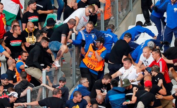 Euro 2016: Φωτογραφίες και βίντεο από τα επεισόδια των Ούγγρων! (photos+video)