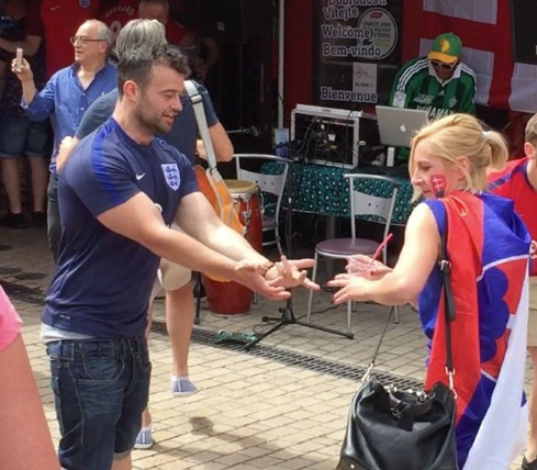 Euro 2016: Άγγλος την πέφτει στην ψύχρα σε Σλοβάκα! (photos)