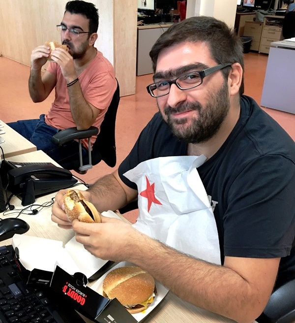 Ανδρικό savoir vivre διατροφής στο γραφείο #not!