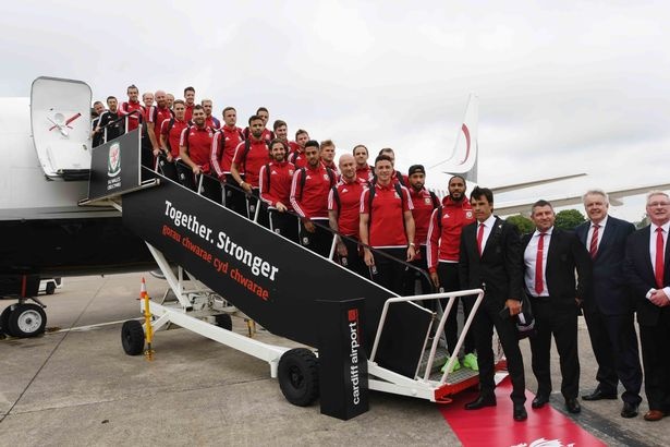 Euro 2016: Αποθέωση για την Ουαλία (photos+video)