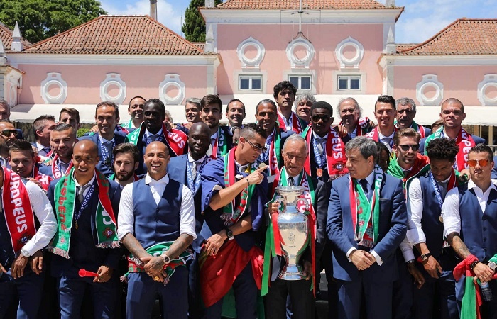 Euro 2016: Αγκαλιά με τον πρόεδρο η Εθνική Πορτογαλίας! (photos)