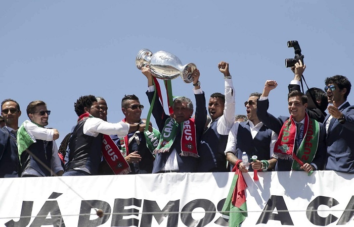 Euro 2016: Αγκαλιά με τον πρόεδρο η Εθνική Πορτογαλίας! (photos)