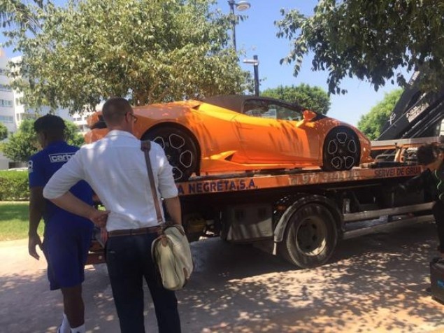 Η τροχαία πήρε το πανάκριβο αυτοκίνητο παίκτη της Τσέλσι! (photos)