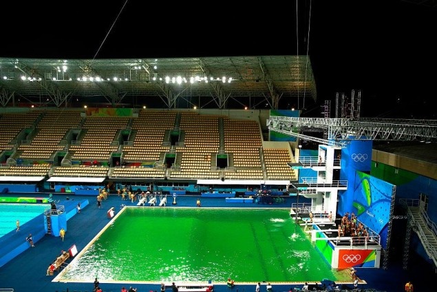 Ρίο 2016: Σοκ! Έγινε… πράσινο το νερό στην πισίνα καταδύσεων! (photos)