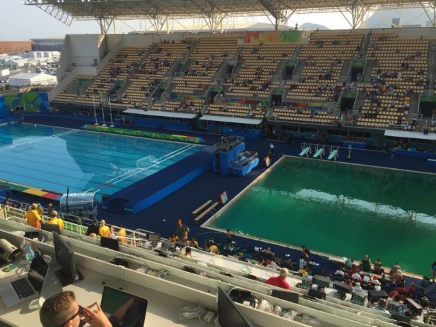 Ρίο 2016: Σοκ! Έγινε… πράσινο το νερό στην πισίνα καταδύσεων! (photos)