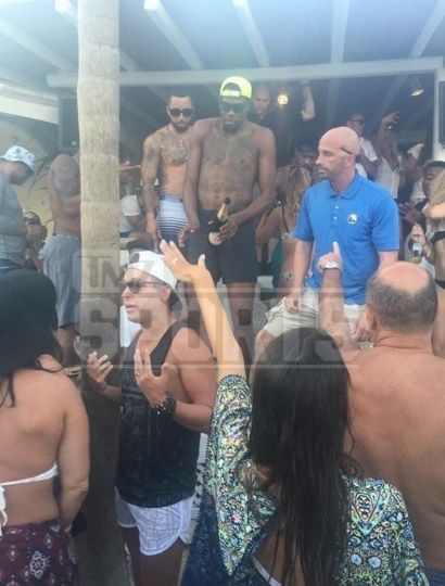 Το… καίνε στη Μύκονο ΝτεΆντρε και Ντουράντ! (photos+video)