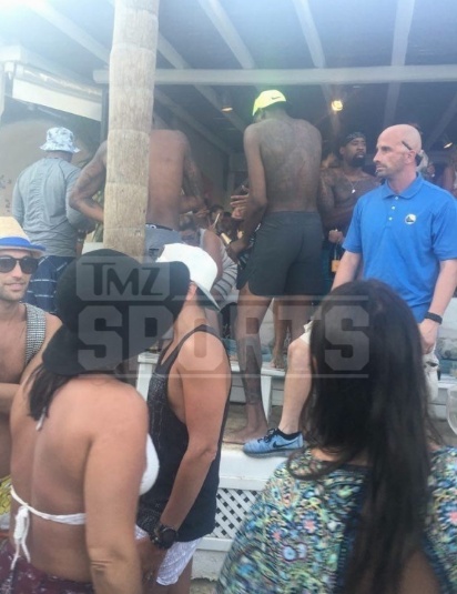 Το… καίνε στη Μύκονο ΝτεΆντρε και Ντουράντ! (photos+video)