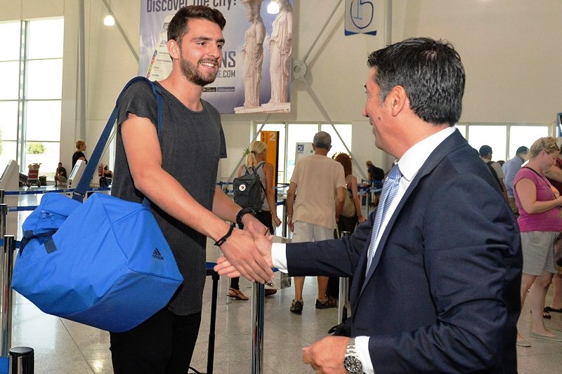 Εθνική Ελλάδας: Αναχώρησε για Ντίσελντορφ (photos)