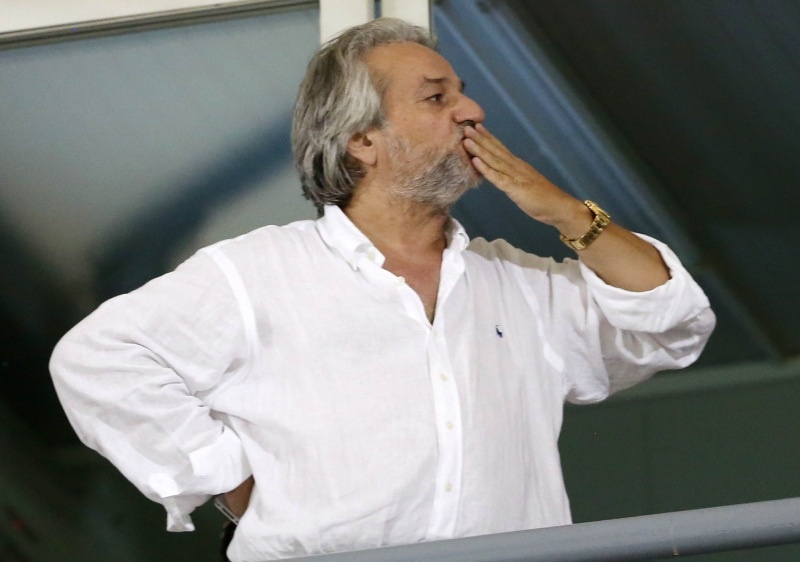 Τα... φιλάκια του Κομπότη! (photos)