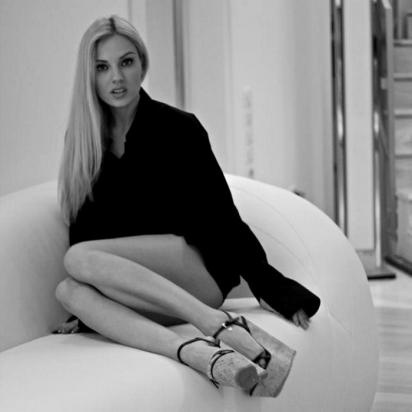 Η ξανθιά σεξοβόμβα της ελληνικής τηλεόρασης προκαλεί «εγκεφαλικά»! (photos)