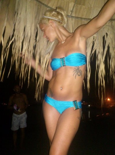 Ελληνίδα δημοτική σύμβουλος σκέτη...φαντασίωση! (photos)