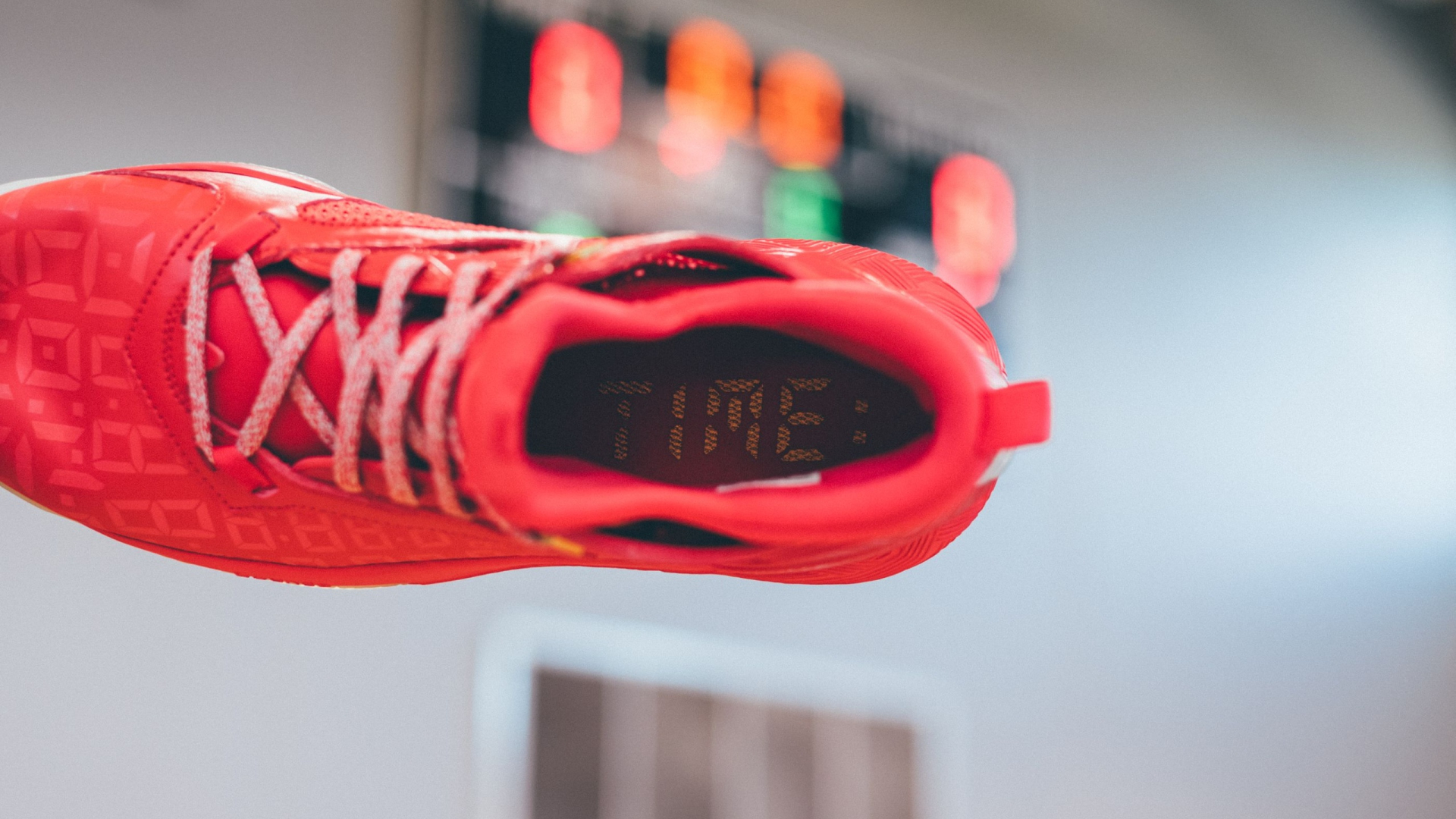 Έφτασε η ώρα για την αποκάλυψη του Date Time Damian Lillard 2