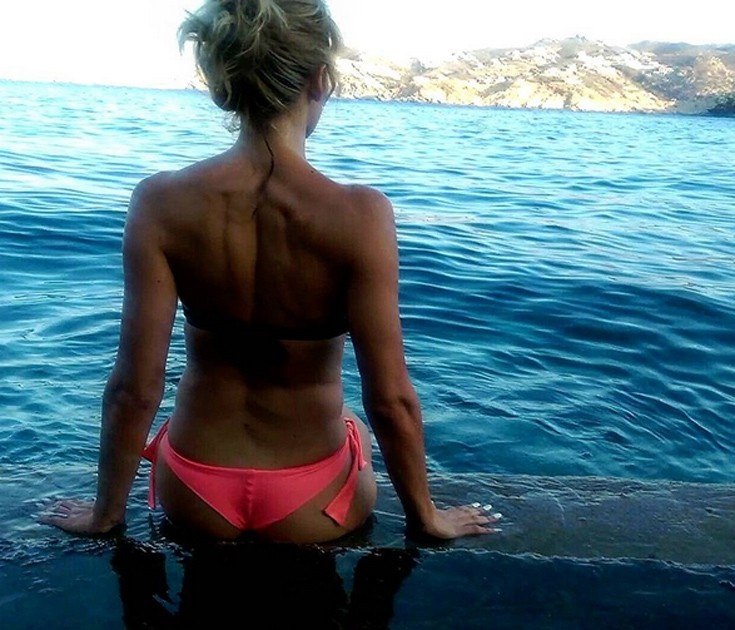 H πιο σέξι Ελληνίδα δασκάλα στο πιάτο σας! (photos)