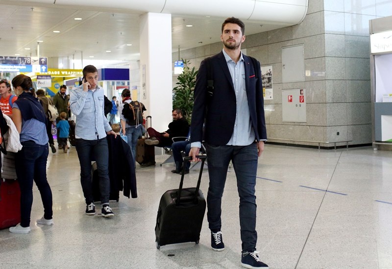 Ολυμπιακός: Έφυγε για Καζακστάν (photos)