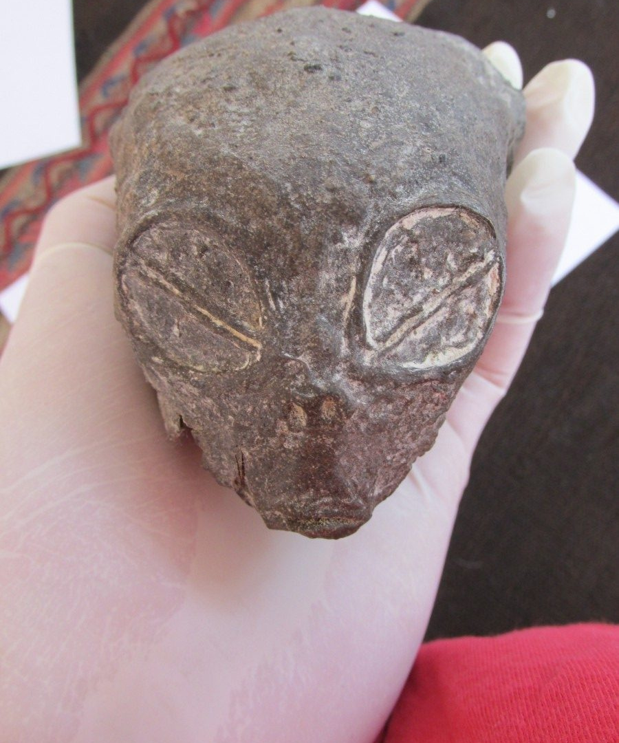 Απίστευτο! Κρανίο... εξωγήινου σε σπηλιά! (photos+video)