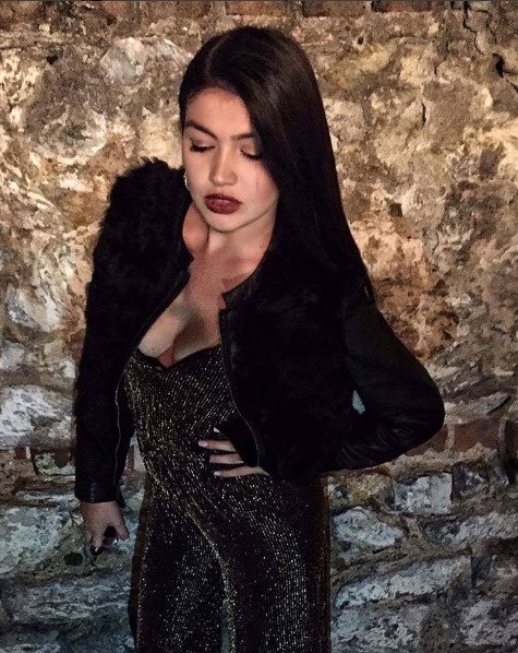 Αυτό είναι το μελαχρινό που ΚΟΛΑΣΕ το «Nick Galis Hall»