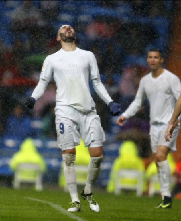 Δεν υπάρχει: Ξέβαψαν οι εμφανίσεις της Ρεάλ από την βροχή! (photos)