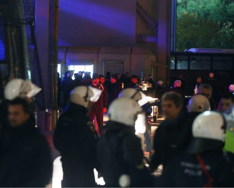 Επεισόδια στο Καυτανζόγλειο: Εισβολή οπαδών και χάος στις κερκίδες! (σοκαριστικές εικόνες)