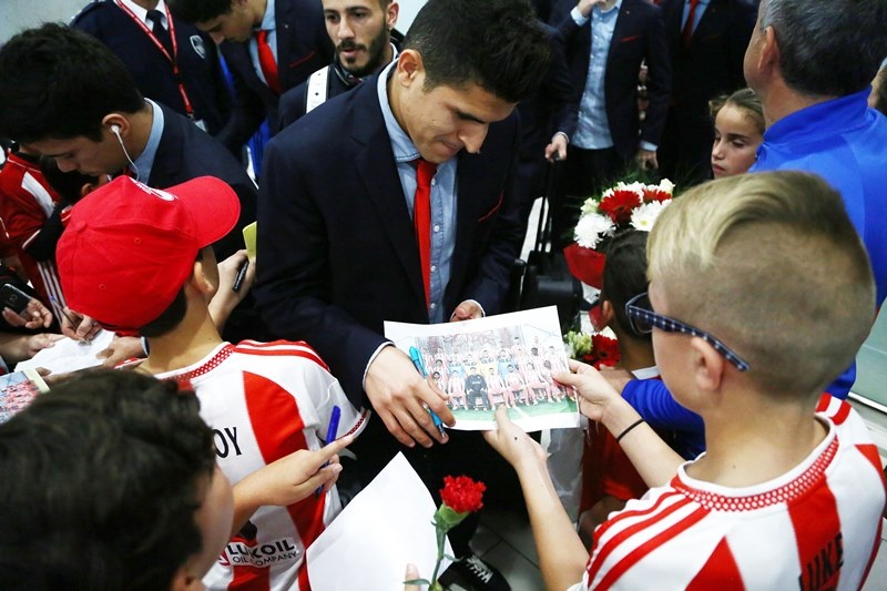 Ολυμπιακός: «Ερυθρόλευκη» αποθέωση στην Κύπρο (photos)