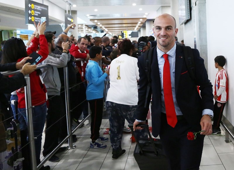 Ολυμπιακός: «Ερυθρόλευκη» αποθέωση στην Κύπρο (photos)