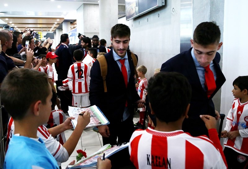 Ολυμπιακός: «Ερυθρόλευκη» αποθέωση στην Κύπρο (photos)