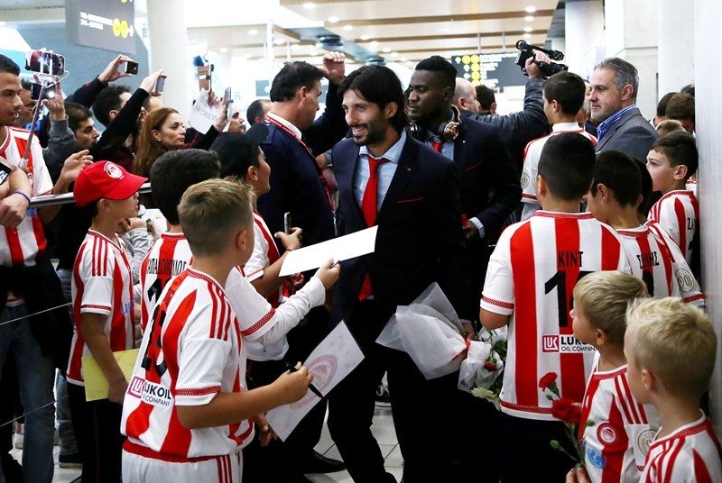 Ολυμπιακός: «Ερυθρόλευκη» αποθέωση στην Κύπρο (photos)