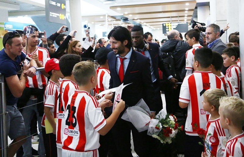 Ολυμπιακός: «Ερυθρόλευκη» αποθέωση στην Κύπρο (photos)