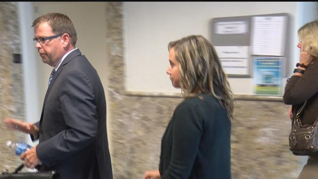 Καθηγήτρια το έκανε με μαθητή της, τη νύχτα που ο άντρας της ήταν στο μπάτσελορ (photos)