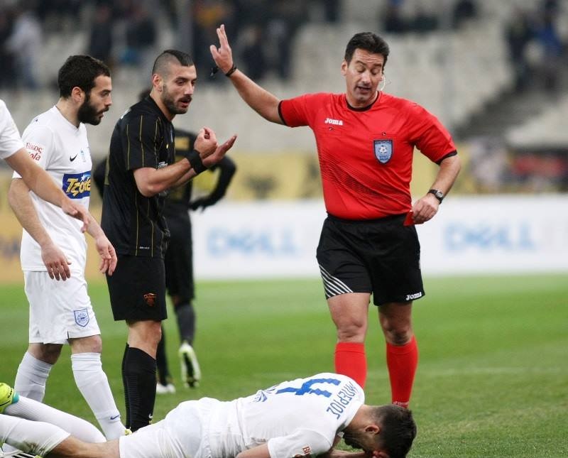 Καρέ-καρέ η κουτουλιά αλά Ζιντάν του Αραβίδη! (photos)