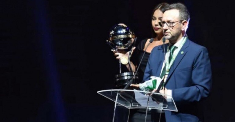 Σήκωσε… το κύπελλο για Σαπεκοένσε (photos)