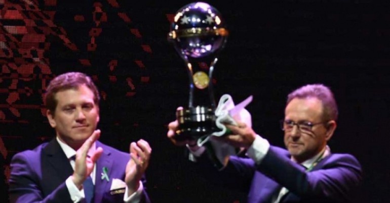 Σήκωσε… το κύπελλο για Σαπεκοένσε (photos)