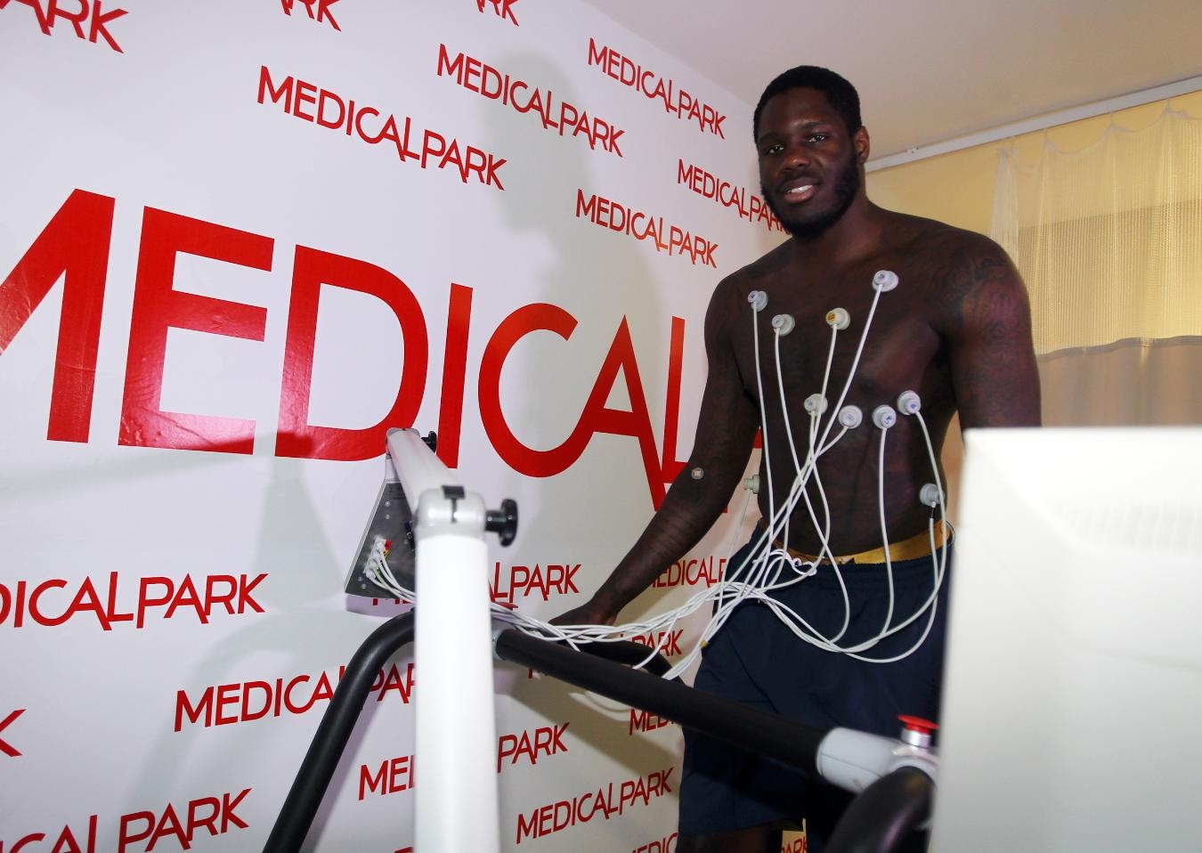 Πέρασε ιατρικά στη Φενέρ ο Μπένετ! (photos)