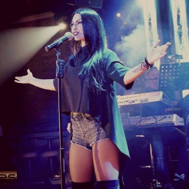 Αυτή την καυτή Ελληνίδα κυκλοφορεί γνωστός ποδοσφαιριστής (photos)