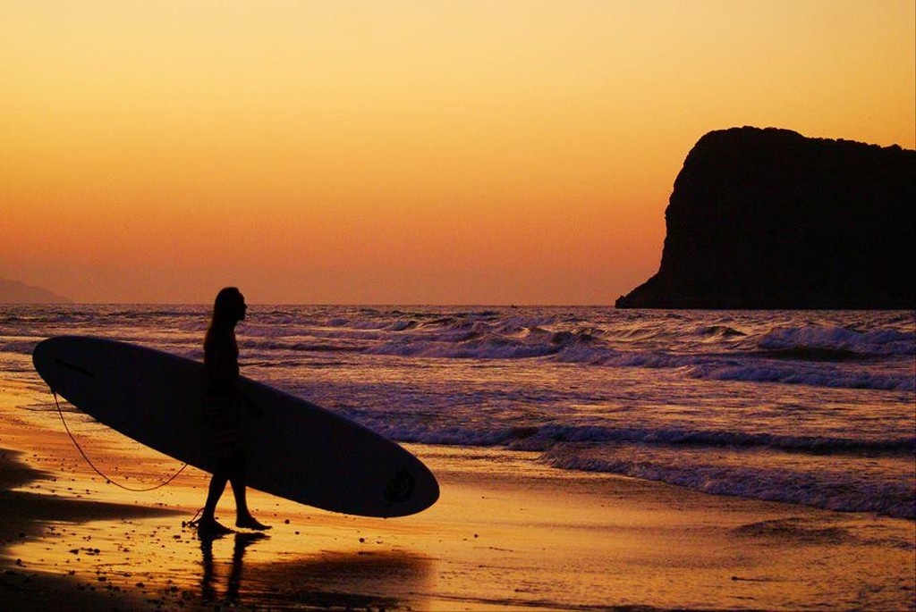 Ποιά Χαβάη; Στα Χανιά για σερφ (video)