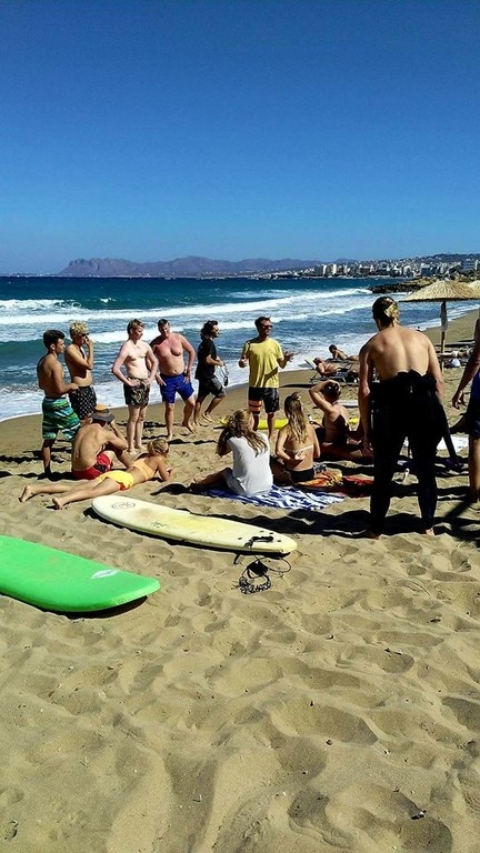 Ποιά Χαβάη; Στα Χανιά για σερφ (video)
