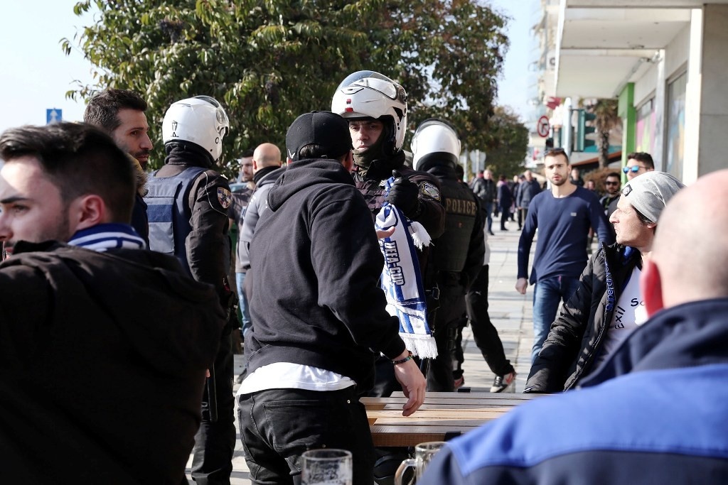 Νέες προκλήσεις από οπαδούς της Σάλκε και ζημιές σε καφετέρια