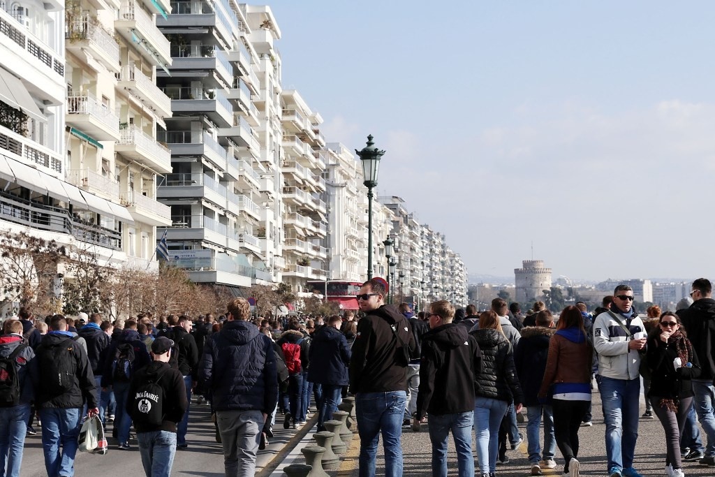 Νέες προκλήσεις από οπαδούς της Σάλκε και ζημιές σε καφετέρια