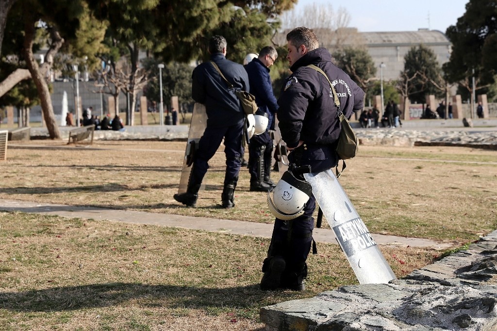 Νέες προκλήσεις από οπαδούς της Σάλκε και ζημιές σε καφετέρια