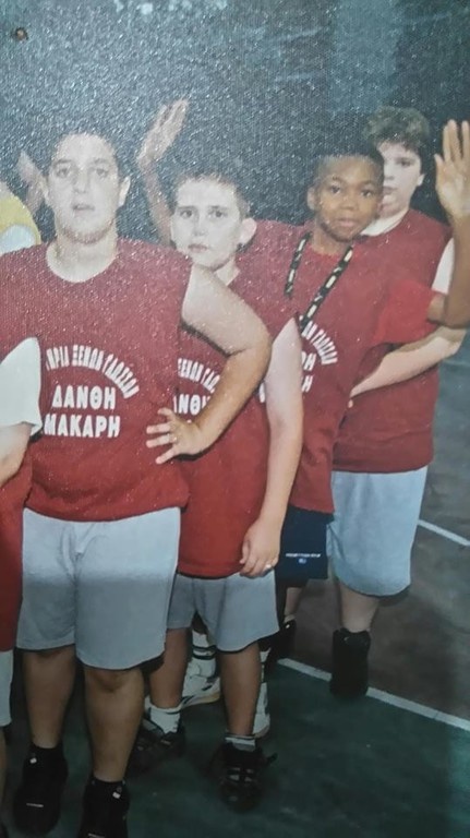 Ο Αντετοκούμπο έγινε γκράφιτι στο γήπεδο του Τρίτωνα