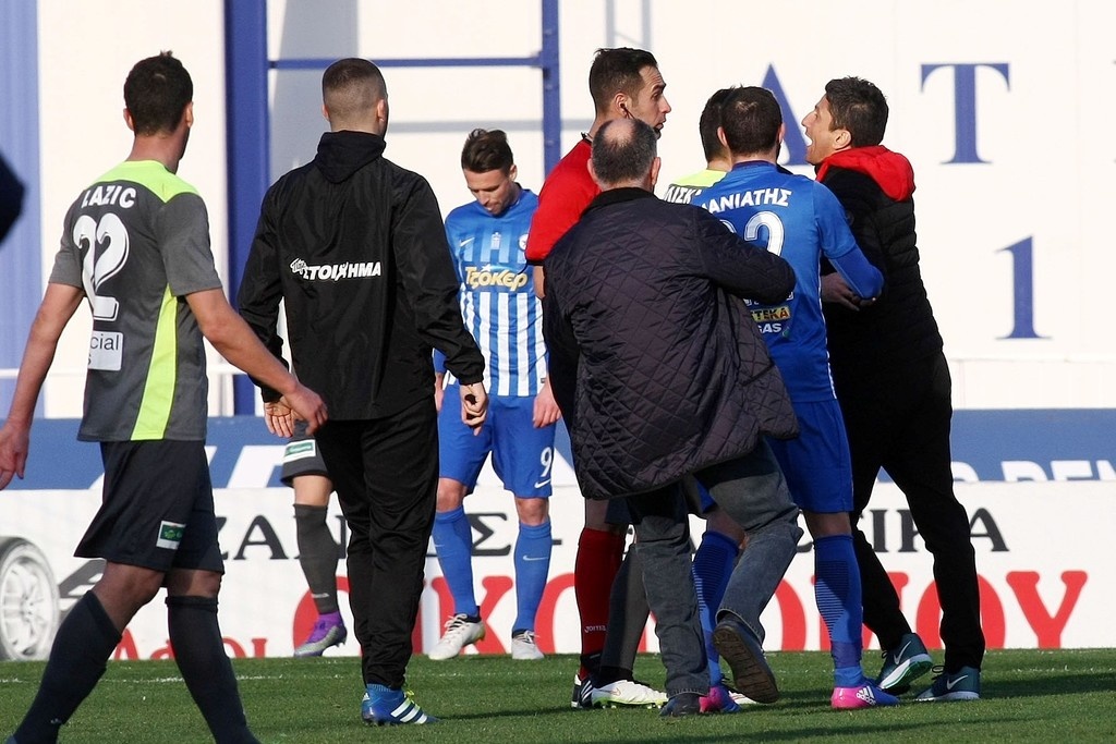 Την «έπεσε» στον Παπαπέτρου ο Λουτσέσκου! (photos)