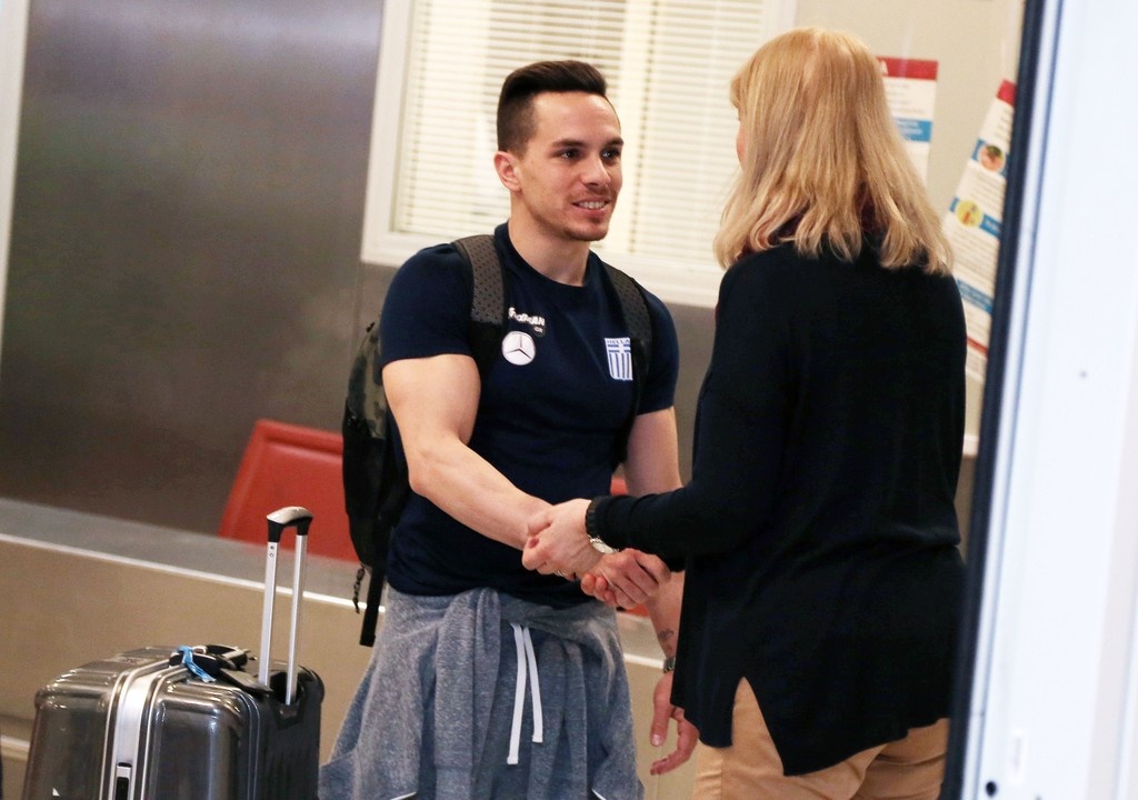 Η άφιξη των Πετρούνια και Μιλλούση στην Ελλάδα (photos)