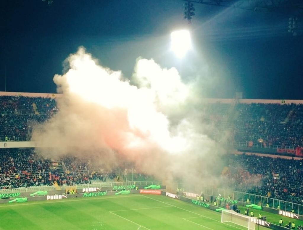 Κόλαση στο Ιταλία-Αλβανία και διακοπή!