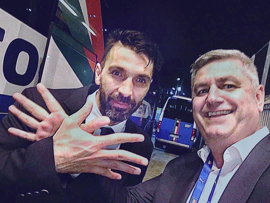 Έκανε τον αλβανικό αετό ο Μπουφόν! (photo)