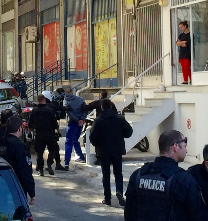 Επίθεση με σφυρί στον Τάκη Τσουκαλά!