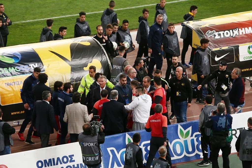 ΑΕΚ-Ολυμπιακός: Καρέ-καρέ οι εντάσεις του ΟΑΚΑ!