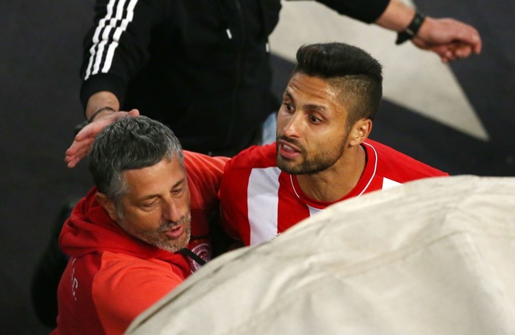 ΑΕΚ-Ολυμπιακός: Καρέ-καρέ οι εντάσεις του ΟΑΚΑ!