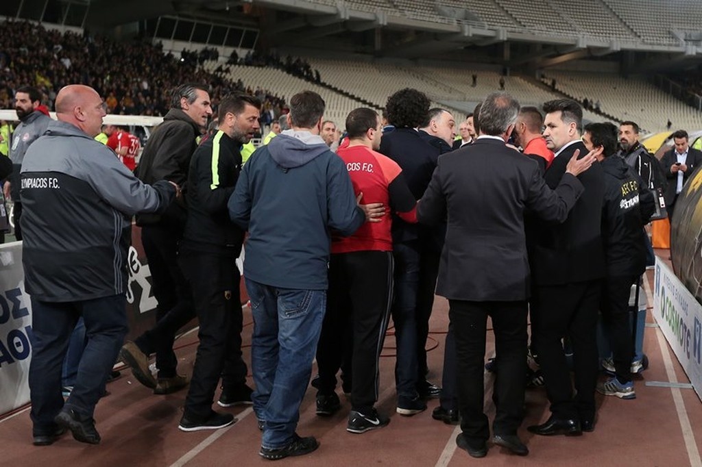 ΑΕΚ-Ολυμπιακός: Καρέ-καρέ οι εντάσεις του ΟΑΚΑ!